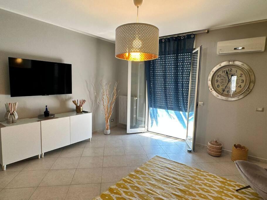 Faro Sul Mare Luxury Apartment - Zona Fiera Bari Ngoại thất bức ảnh