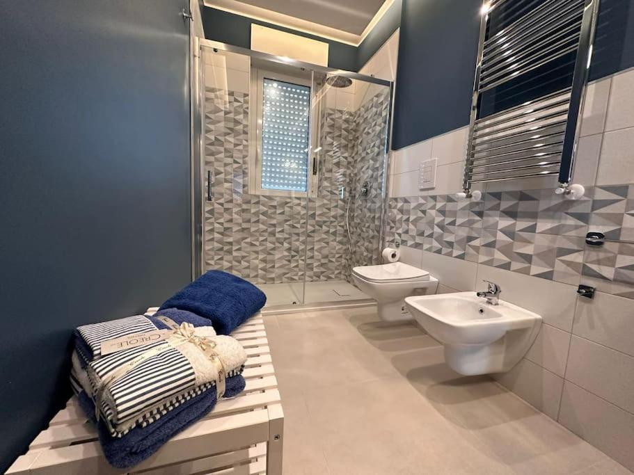 Faro Sul Mare Luxury Apartment - Zona Fiera Bari Ngoại thất bức ảnh