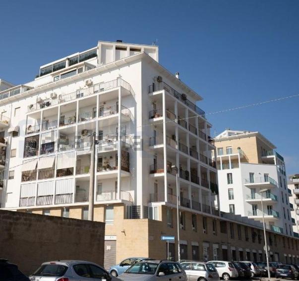 Faro Sul Mare Luxury Apartment - Zona Fiera Bari Ngoại thất bức ảnh