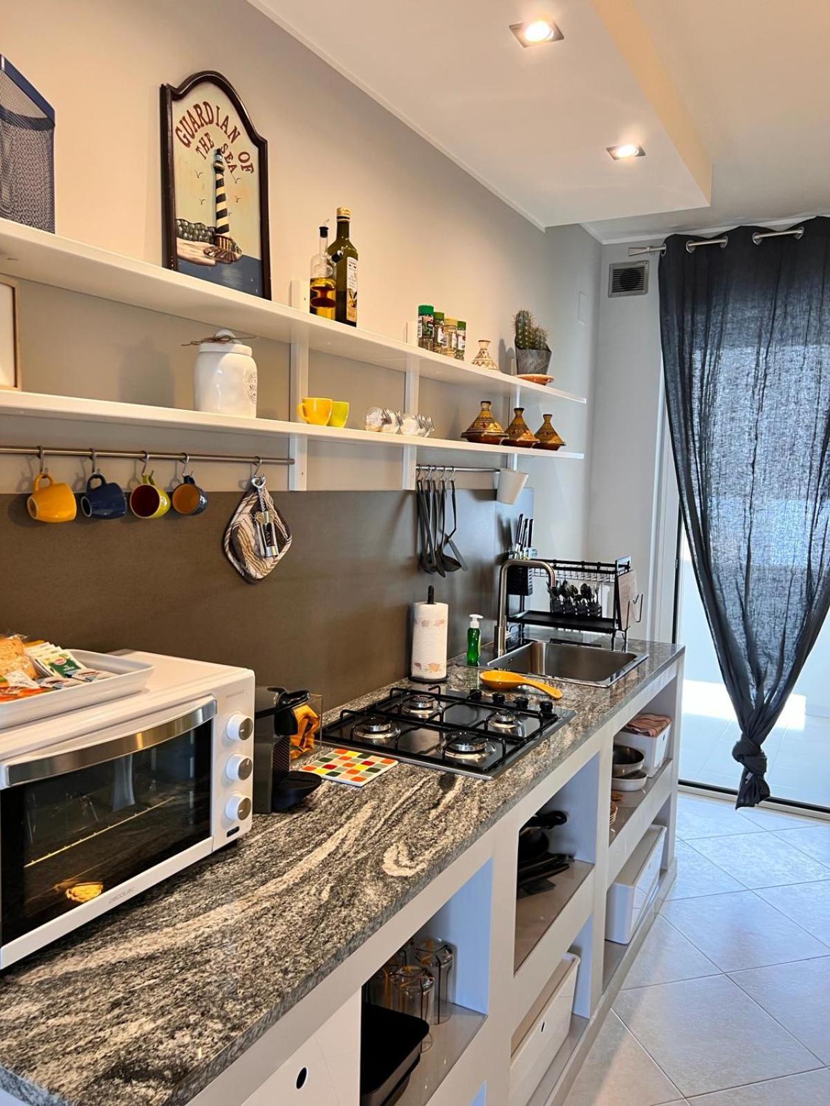 Faro Sul Mare Luxury Apartment - Zona Fiera Bari Ngoại thất bức ảnh