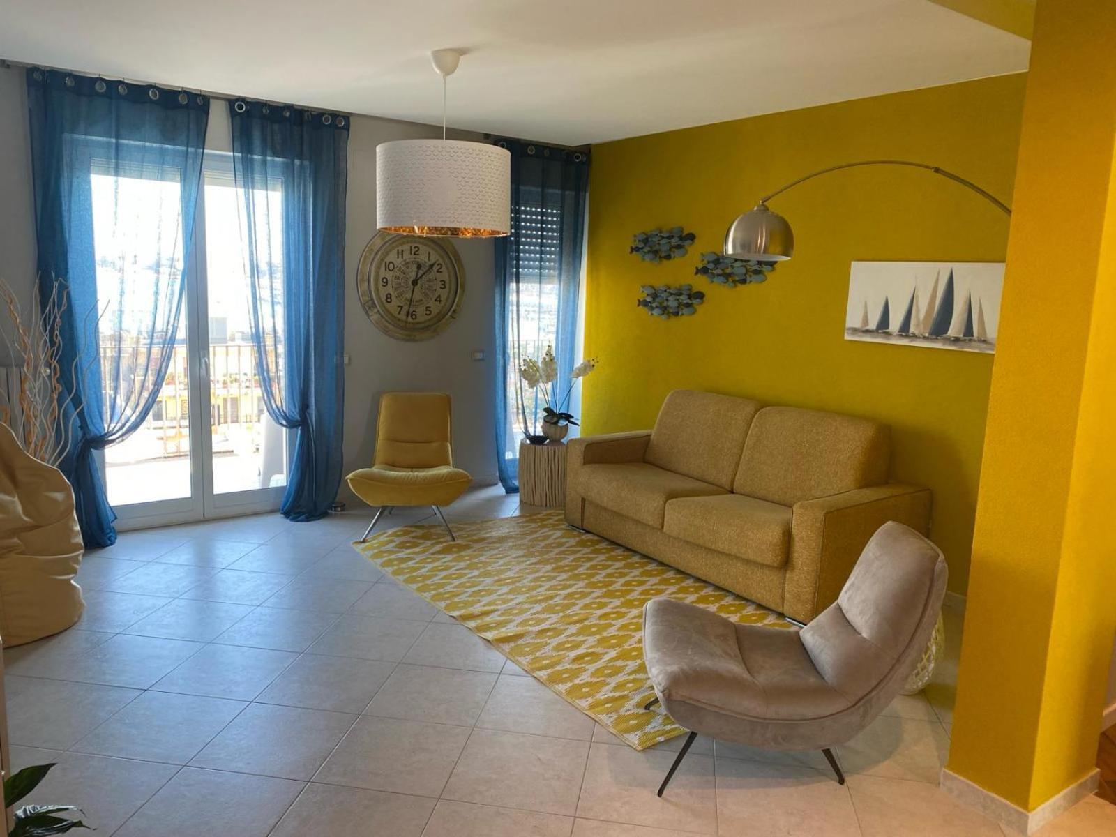 Faro Sul Mare Luxury Apartment - Zona Fiera Bari Ngoại thất bức ảnh